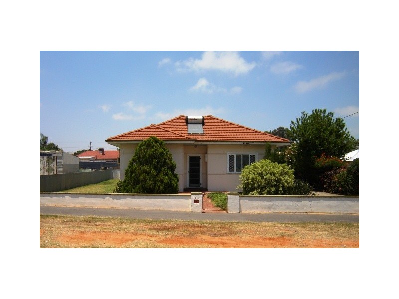 210 Fourth Street, Wonthella WA 6530