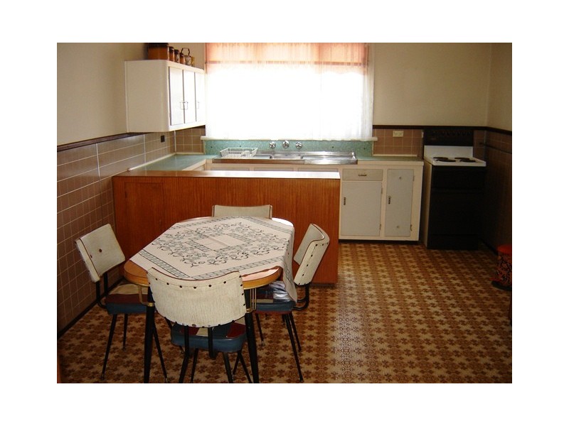 210 Fourth Street, Wonthella WA 6530