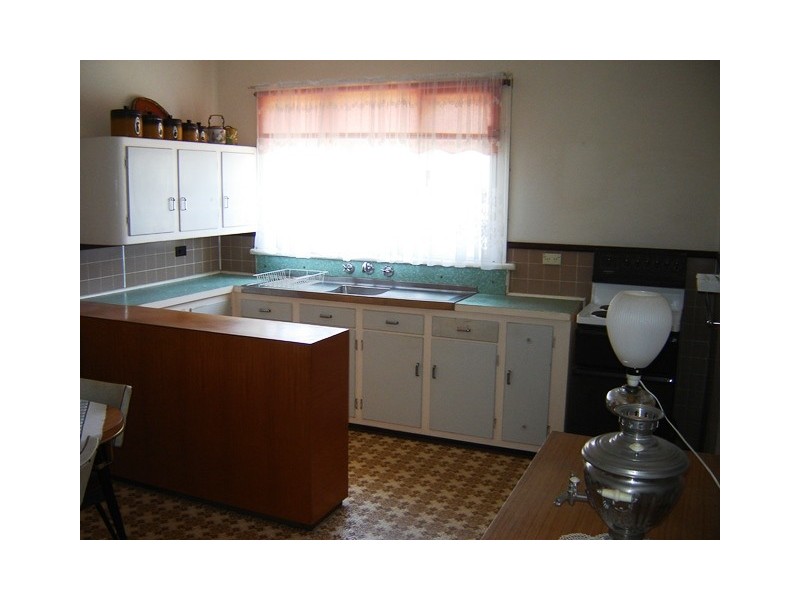 210 Fourth Street, Wonthella WA 6530