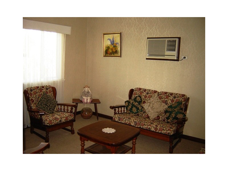 210 Fourth Street, Wonthella WA 6530