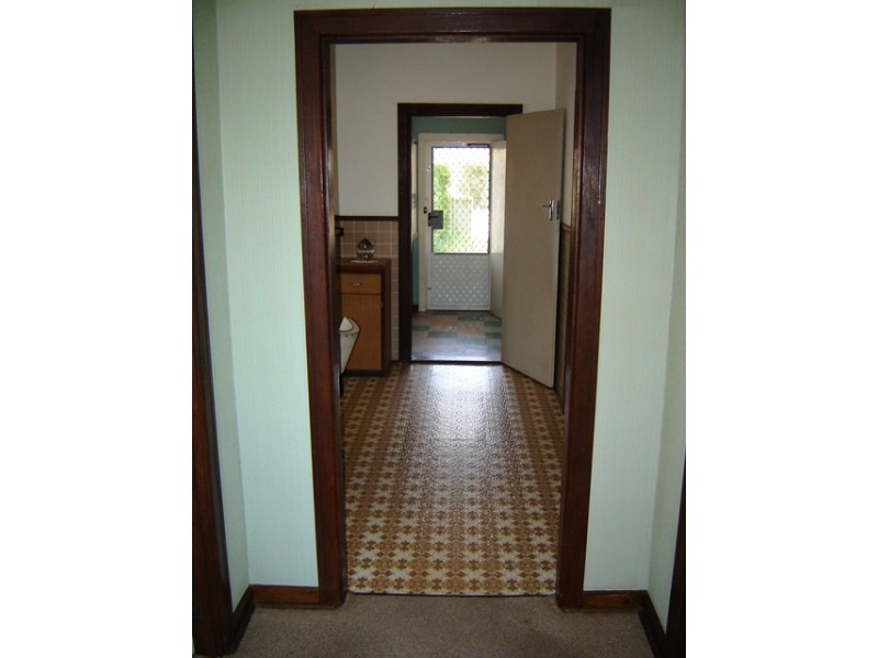 210 Fourth Street, Wonthella WA 6530