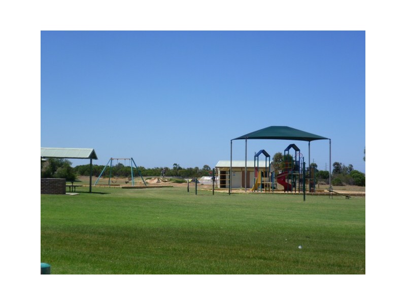 17 Wahn Avenue, Waggrakine WA 6530