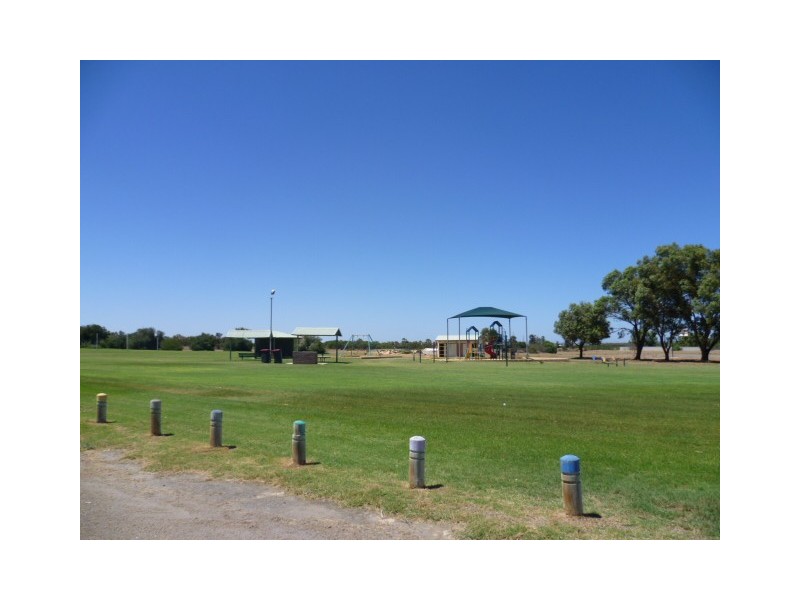 17 Wahn Avenue, Waggrakine WA 6530