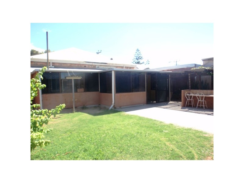 115 Augustus Street, Geraldton WA 6530