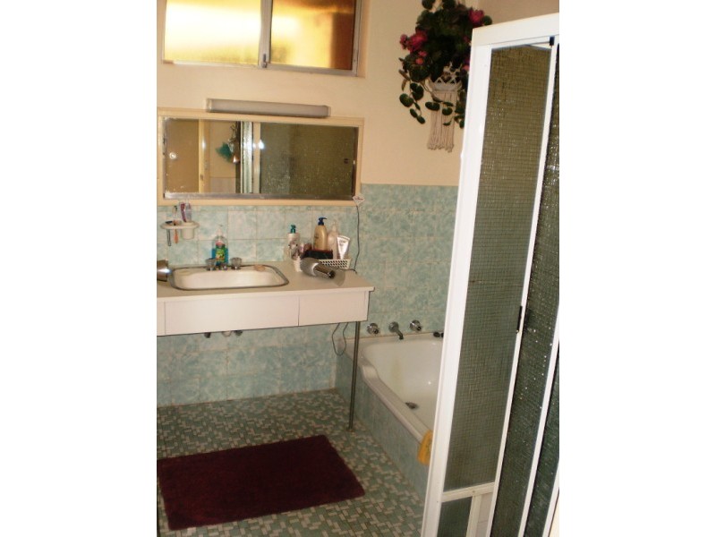 5 Hosken Street, Bluff Point WA 6530