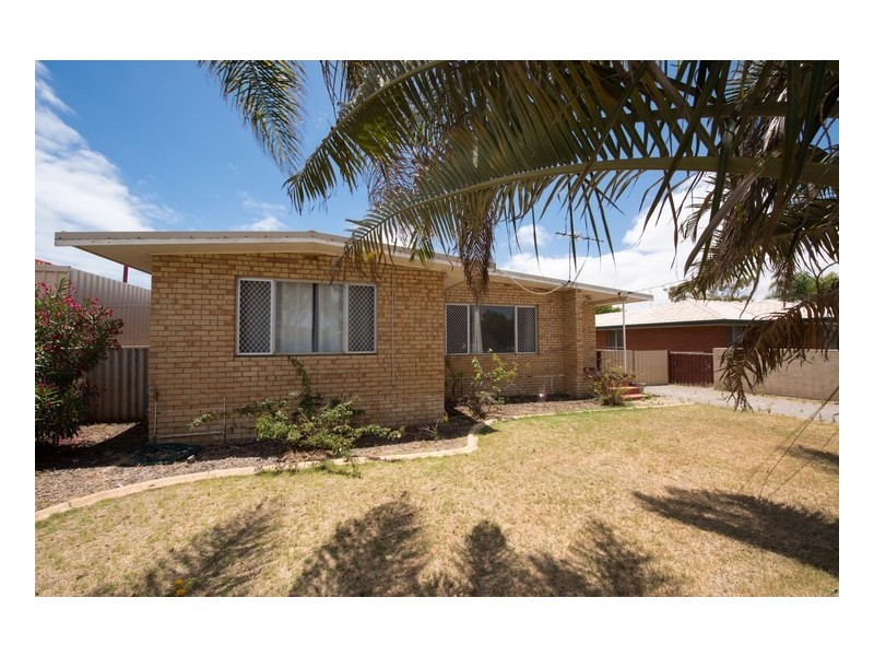 102 Kenny Crescent, Rangeway WA 6530