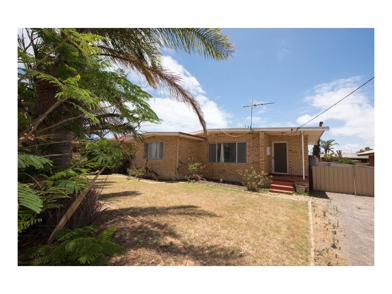 102 Kenny Crescent, Rangeway WA 6530