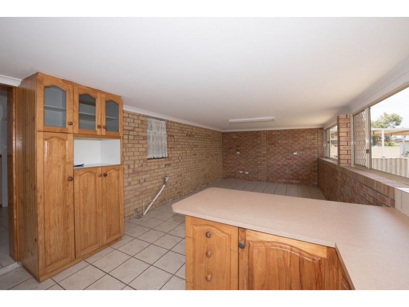 102 Kenny Crescent, Rangeway WA 6530