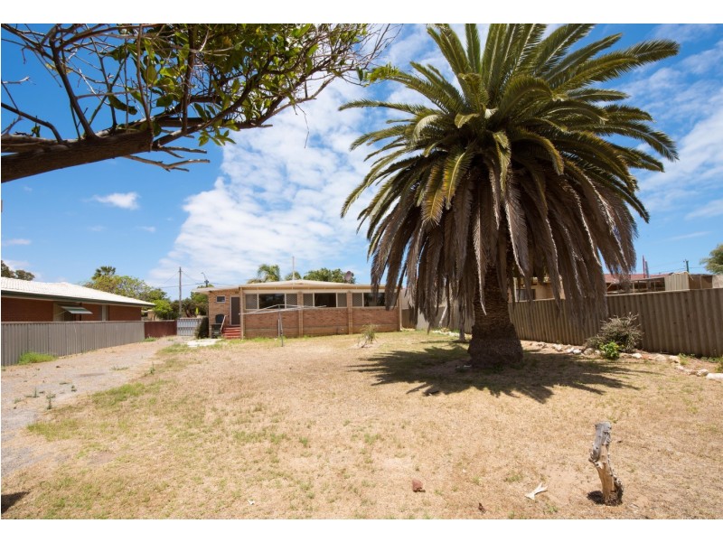 102 Kenny Crescent, Rangeway WA 6530