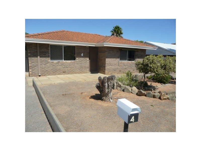 4 Pinyali Way, Waggrakine WA 6530