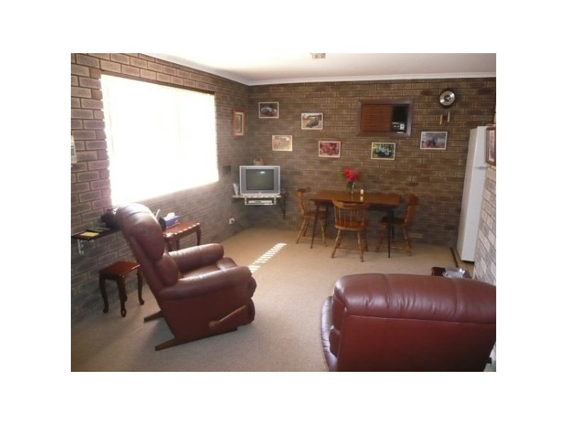 4 Pinyali Way, Waggrakine WA 6530