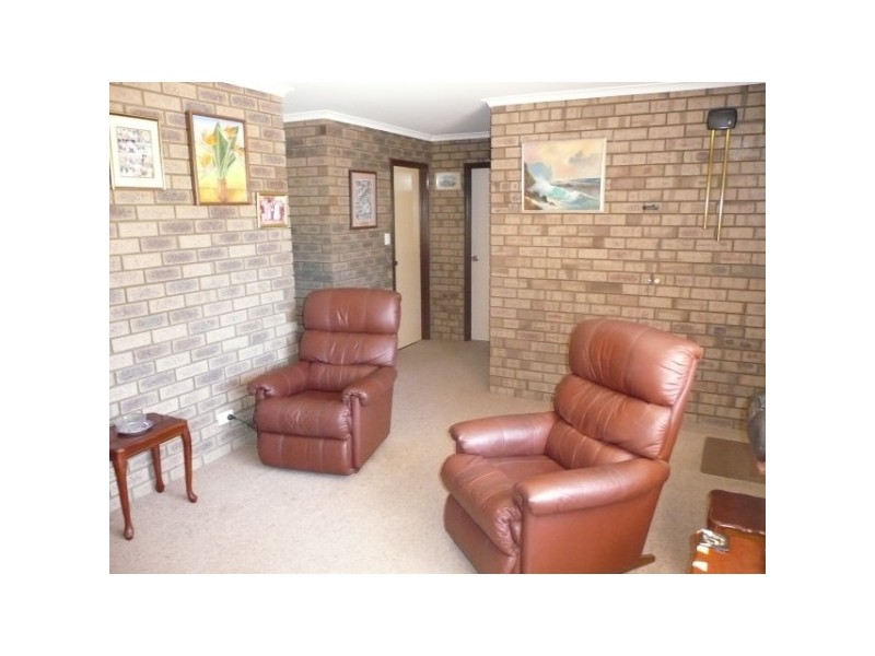 4 Pinyali Way, Waggrakine WA 6530