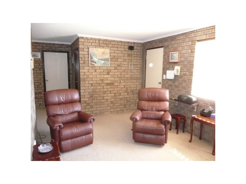 4 Pinyali Way, Waggrakine WA 6530