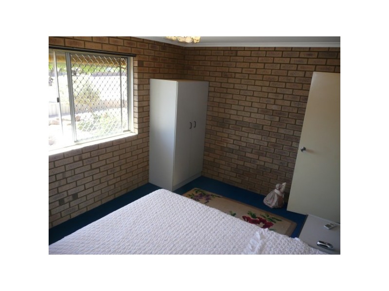 4 Pinyali Way, Waggrakine WA 6530