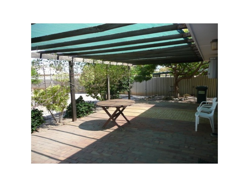 4 Pinyali Way, Waggrakine WA 6530