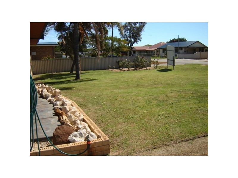 208 Second Street, Wonthella WA 6530