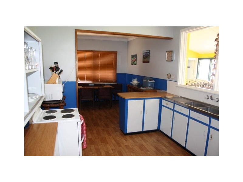 208 Second Street, Wonthella WA 6530