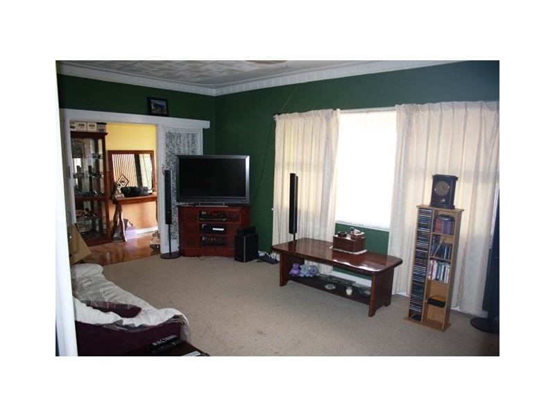 208 Second Street, Wonthella WA 6530