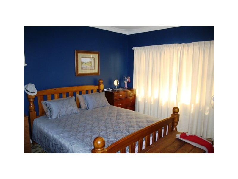 208 Second Street, Wonthella WA 6530