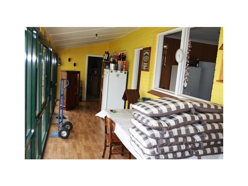 208 Second Street, Wonthella WA 6530