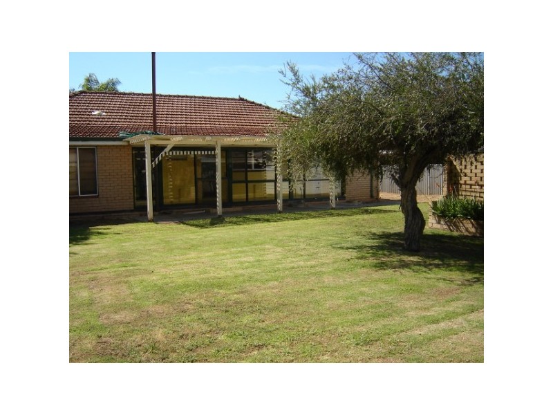 208 Second Street, Wonthella WA 6530