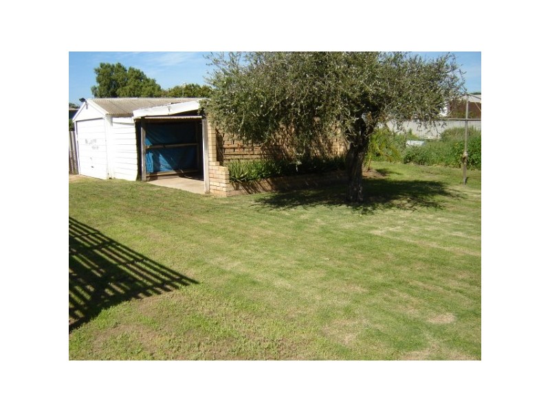 208 Second Street, Wonthella WA 6530