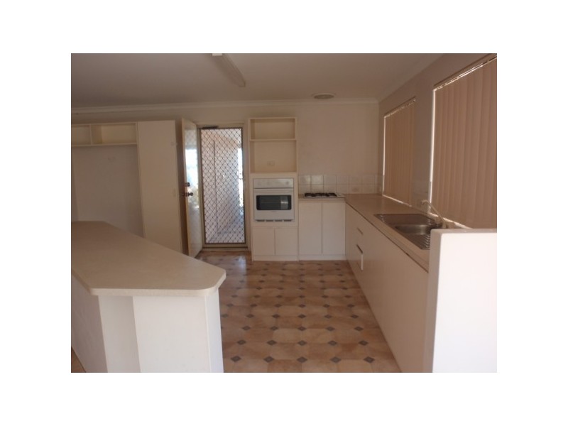 11 Bellimos Drive, Wandina WA 6530