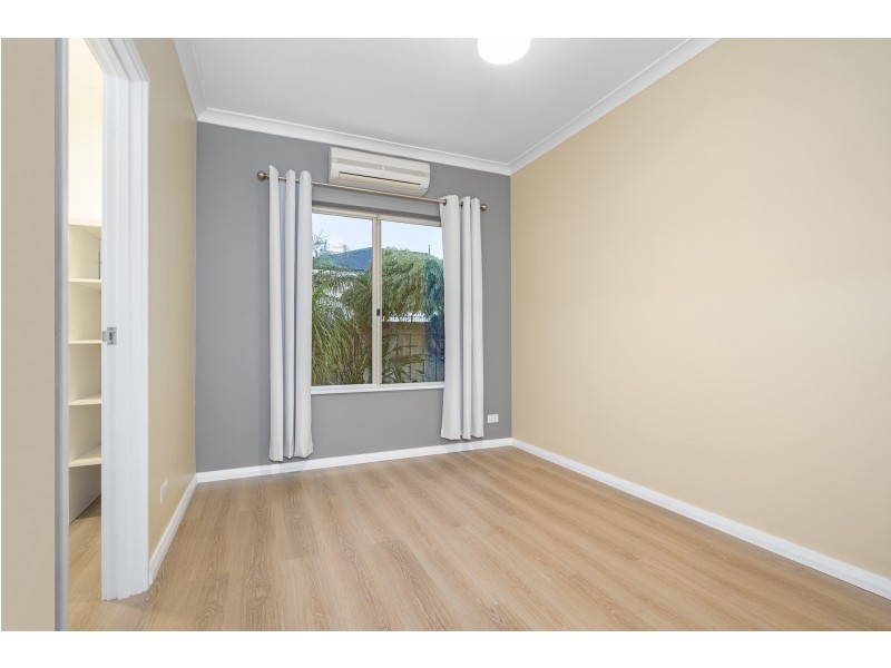 2 Vince Court, Wandina WA 6530