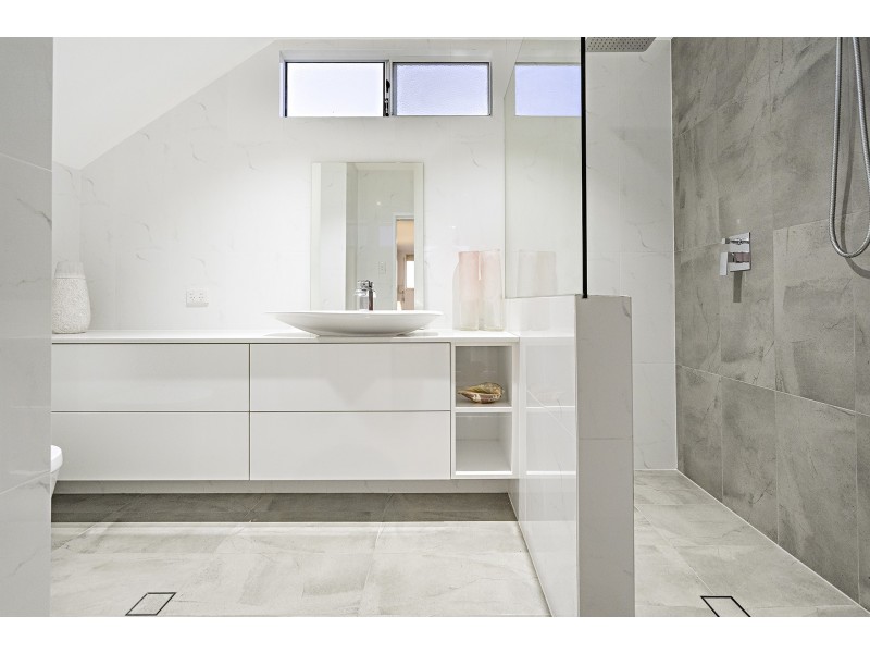 2 Vince Court, Wandina WA 6530