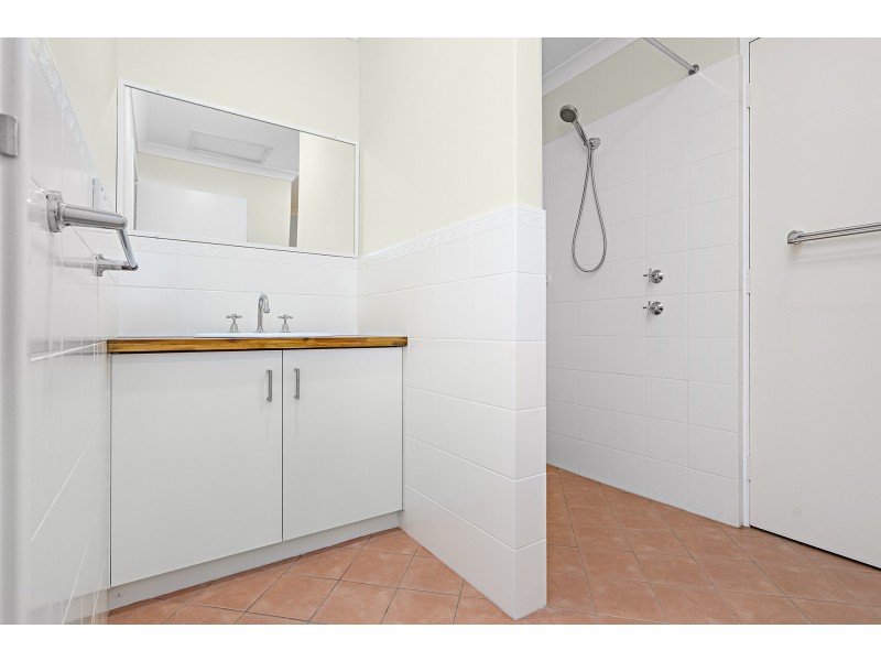 2 Vince Court, Wandina WA 6530