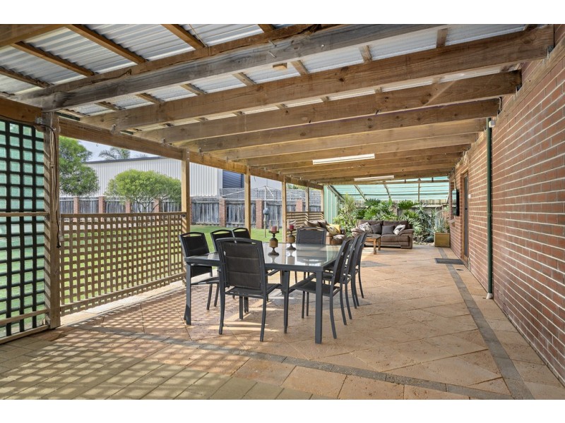 2 Vince Court, Wandina WA 6530