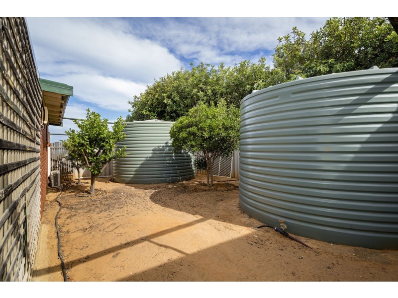 2 Vince Court, Wandina WA 6530