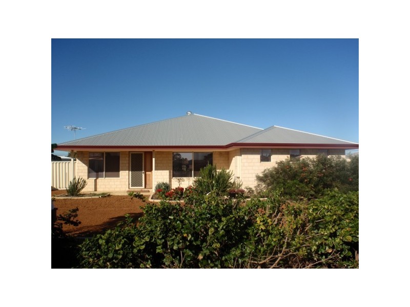 6 Foxglove Place, Strathalbyn WA 6530