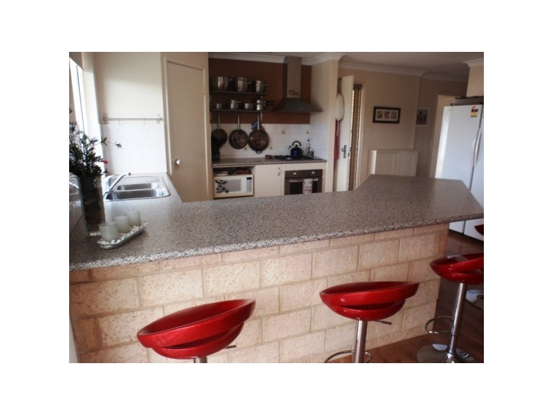 6 Foxglove Place, Strathalbyn WA 6530