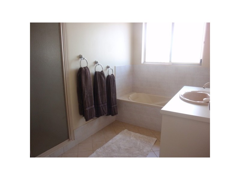 6 Foxglove Place, Strathalbyn WA 6530