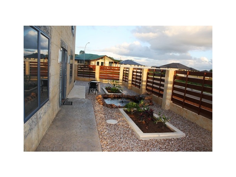 2 Pead Fairway, Waggrakine WA 6530