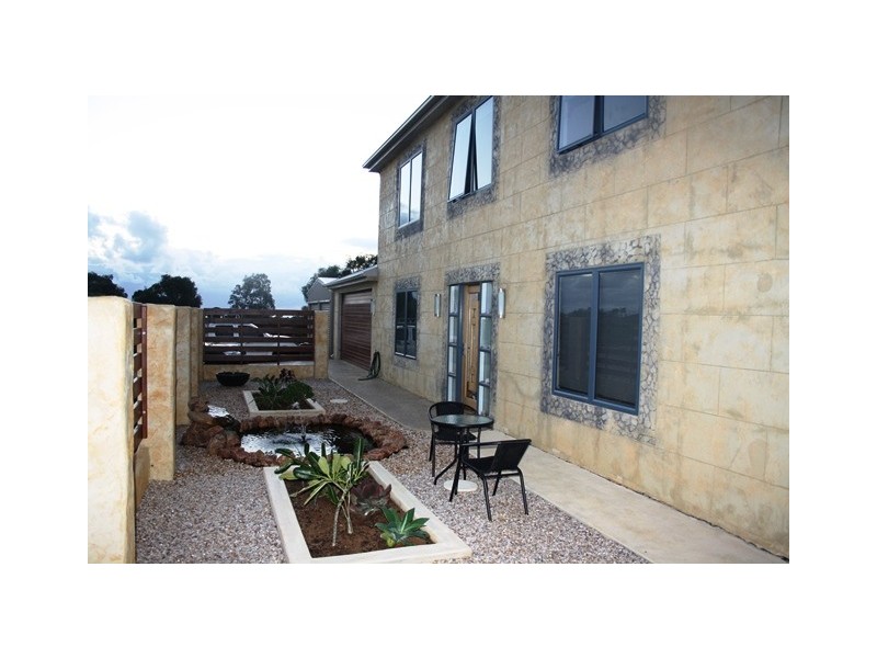 2 Pead Fairway, Waggrakine WA 6530