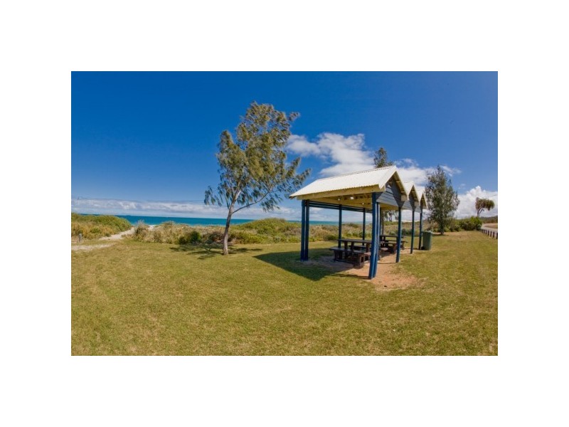 12 Wavecrest Circle, Drummond Cove WA 6532