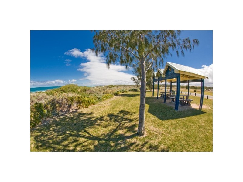 12 Wavecrest Circle, Drummond Cove WA 6532