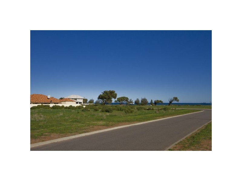 12 Wavecrest Circle, Drummond Cove WA 6532