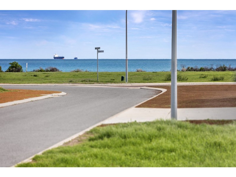 19 Wavecrest Circle, Drummond Cove WA 6532