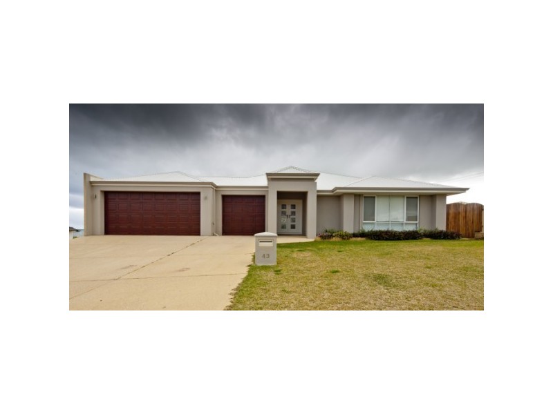 43 Reef Boulevard, Drummond Cove WA 6532