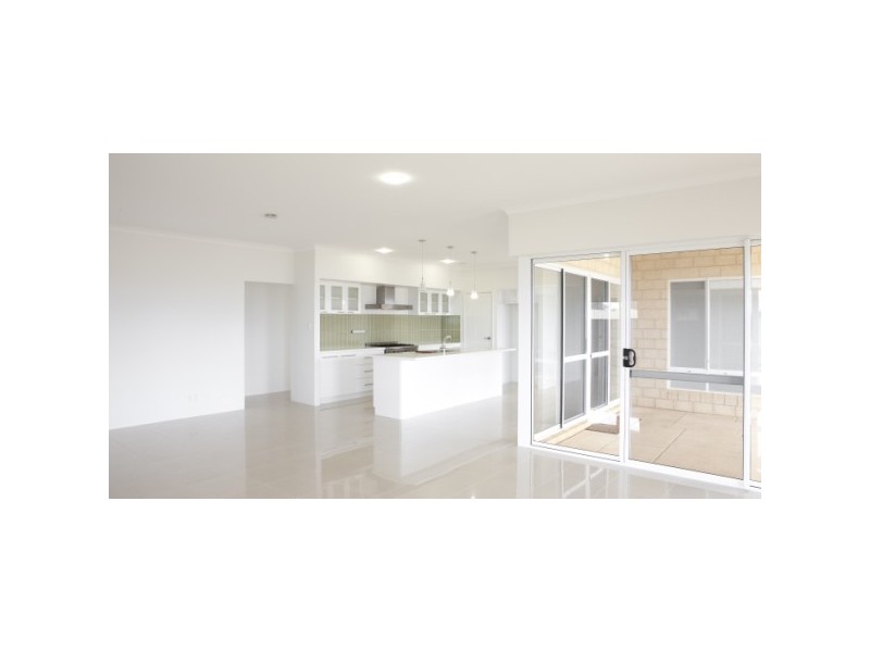 43 Reef Boulevard, Drummond Cove WA 6532