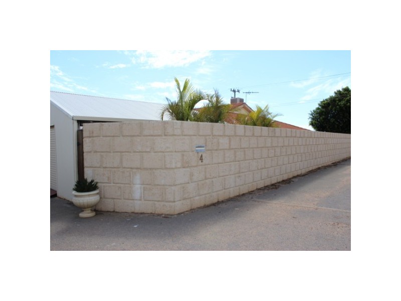 4 Kultown Drive, Waggrakine WA 6530