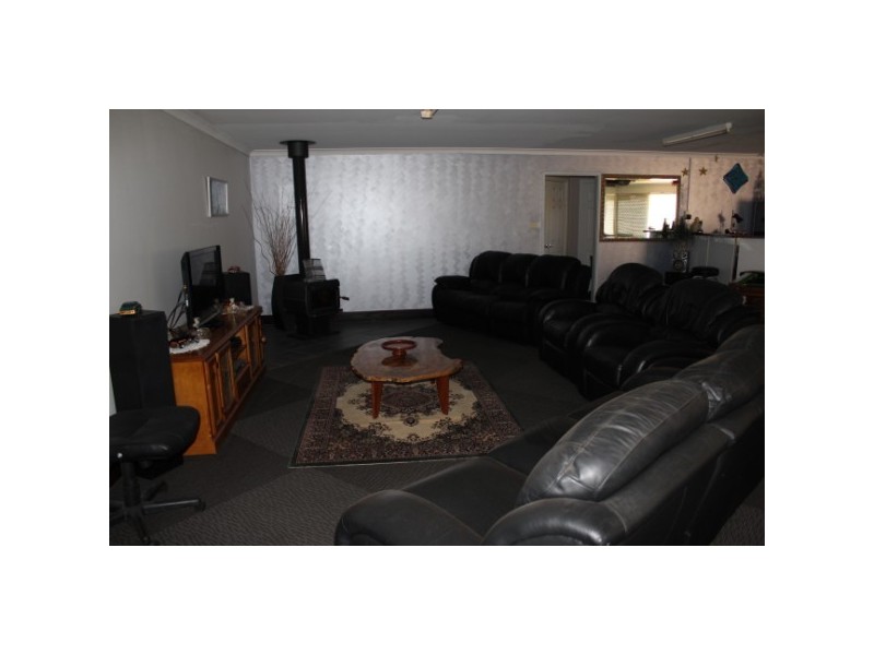 4 Kultown Drive, Waggrakine WA 6530