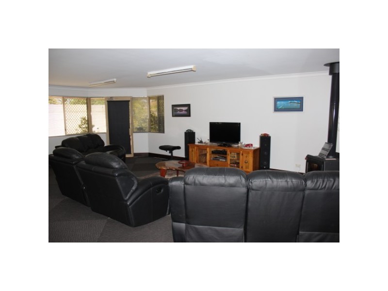 4 Kultown Drive, Waggrakine WA 6530