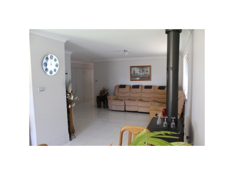 4 Kultown Drive, Waggrakine WA 6530