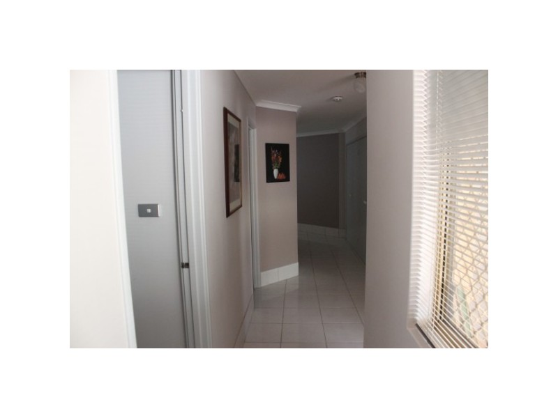 4 Kultown Drive, Waggrakine WA 6530