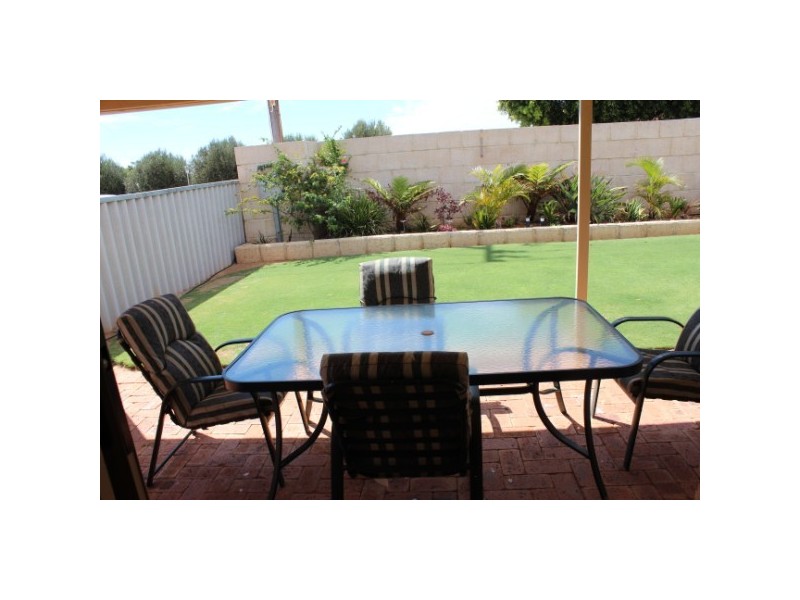 4 Kultown Drive, Waggrakine WA 6530