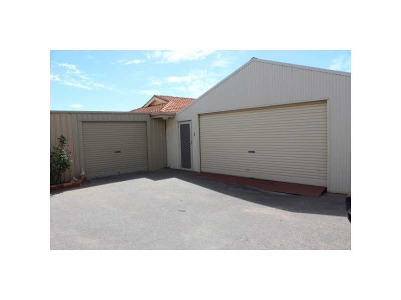 4 Kultown Drive, Waggrakine WA 6530